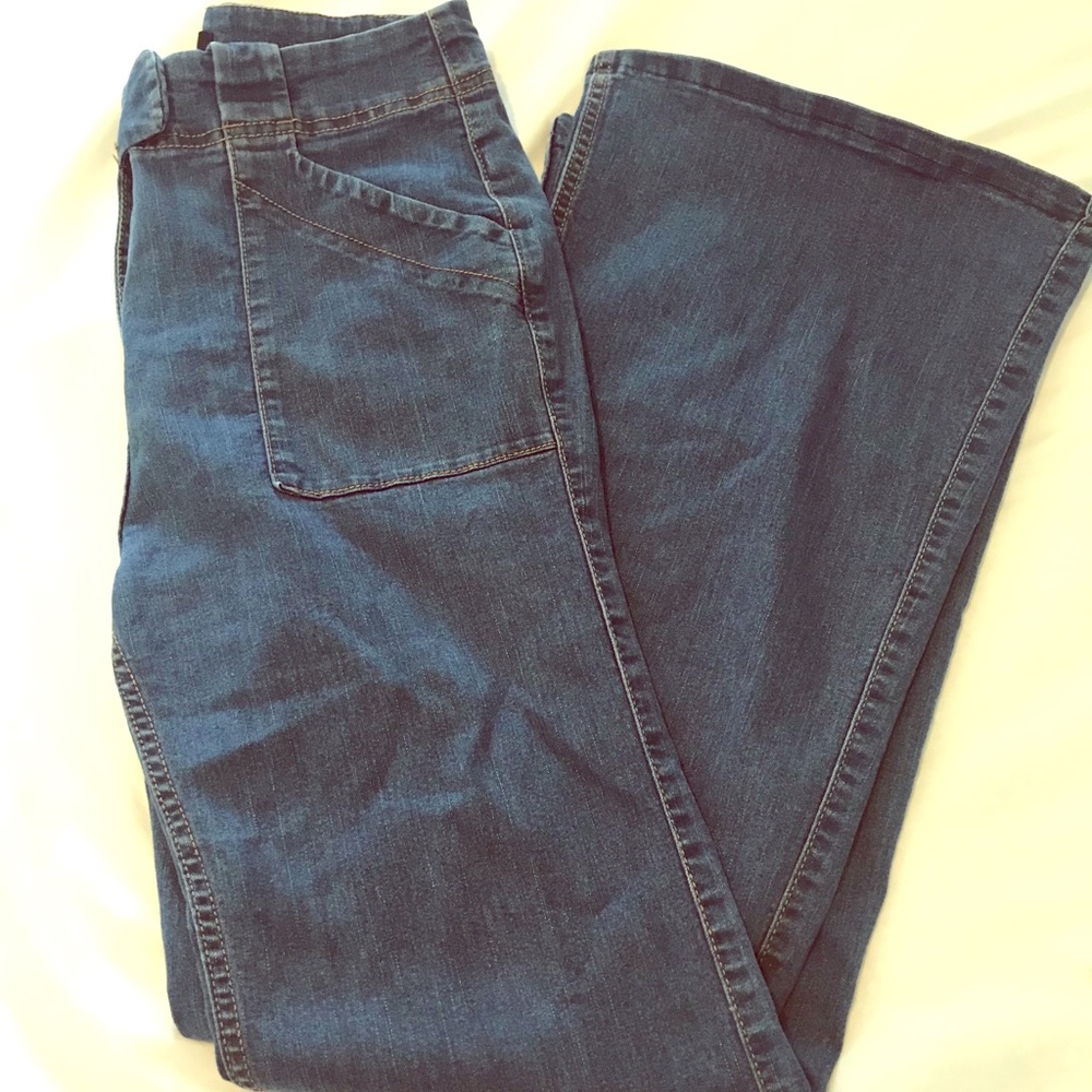 Forever 21 High Waisted Bell Bottom Women’s Jeans